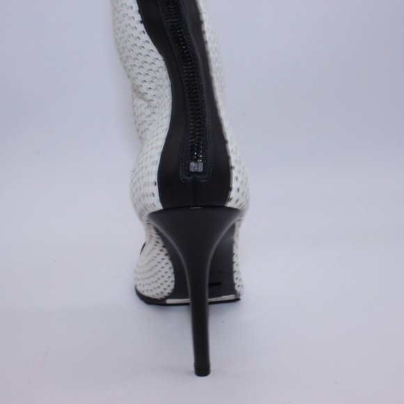 Michael Kors Abigail White/Black Leather Boot Size 40 One Boot Only Not A Pair - Picture 5 of 10